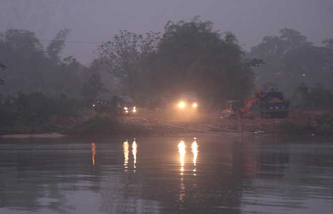 Người dân bức xúc về nạn khai thác cát trái phép trên sông Thạch Hãn ảnh 2