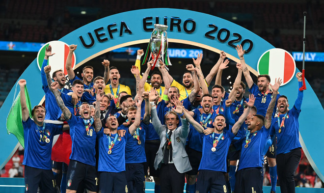 UEFA công bố đội hình xuất sắc nhất Vòng chung kết EURO 2020 ảnh 2