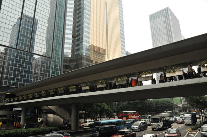 Cầu vượt trong văn hóa giao thông của người Hong Kong ảnh 1