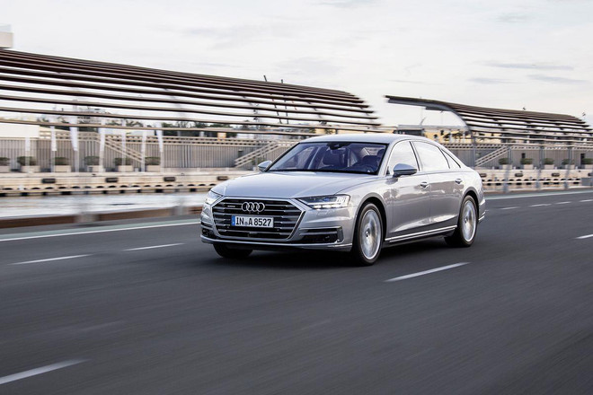 Một chiếc Audi A8 đời 2018. (Ảnh: The Verge) Audi tìm cách soán ngôi Mercedes-Maybach ở phân khúc sedan hạng sang ảnh 1