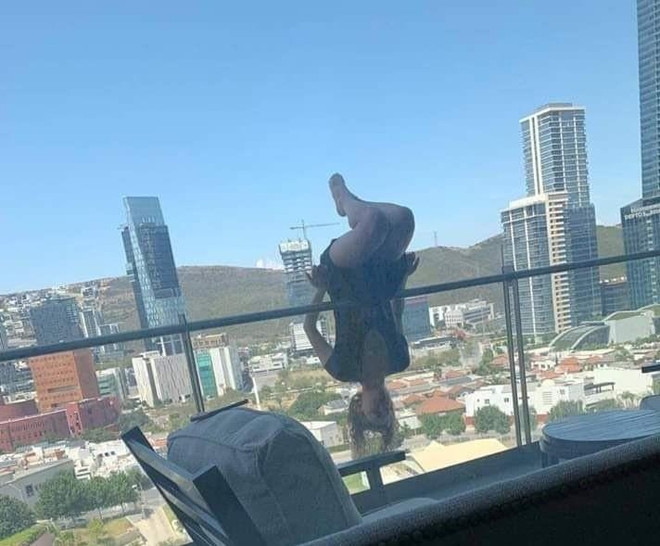 Cô gái trẻ may mắn sống sót sau khi ngã khỏi ban công ở độ cao 25m ảnh 1