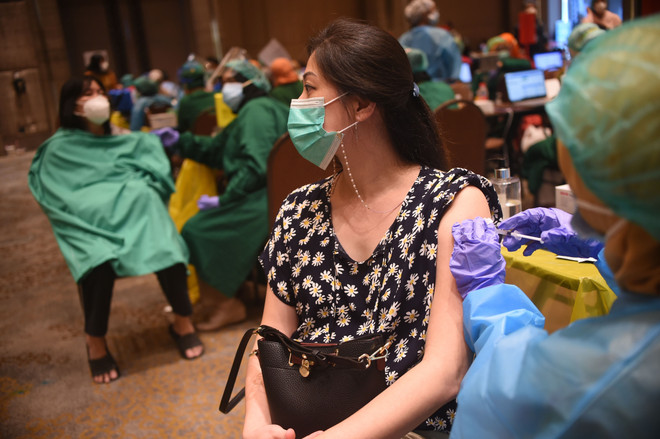 Indonesia công bố kế hoạch mua 426 triệu liều vaccine ngừa COVID-19 ảnh 1
