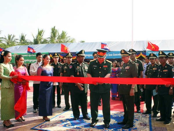 Khánh thành Sở Chỉ huy Cảnh vệ Campuchia do Việt Nam viện trợ ảnh 1