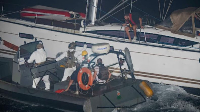 Tàu chiến Hàn Quốc giải cứu 4 thủy thủ Anh gặp nạn trên vịnh Aden ảnh 1