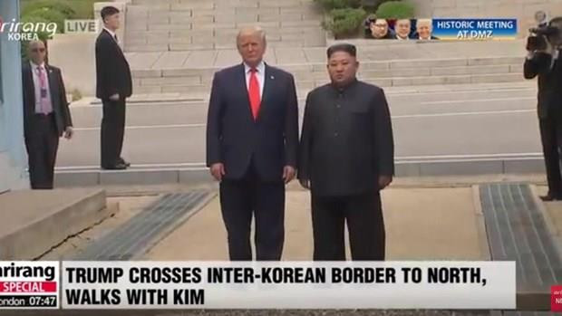 Tổng thống Mỹ Donald Trump và nhà lãnh đạo Kim Jong-un tại DMZ. Tổng thống Donald Trump mời nhà lãnh đạo Triều Tiên thăm Mỹ ảnh 1