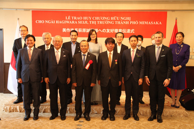 Thị trưởng Nhật Bản được tặng thưởng Huy chương Hữu nghị của Việt Nam ảnh 2