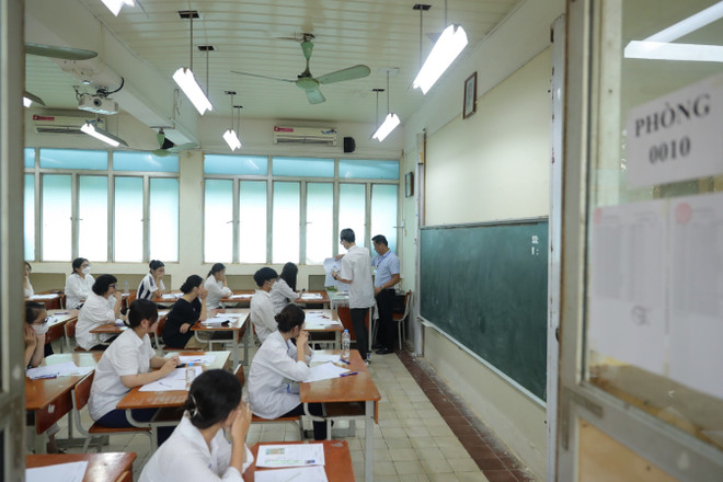 Bộ Giáo dục và Đào tạo đánh giá Kỳ thi Tốt nghiệp THPT diễn ra an toàn, hiệu quả. (Ảnh: Hoàng Hiếu/TTXVN) Có khả năng xem xét khởi tố 2 thí sinh làm lộ đề thi tốt nghiệp THPT ảnh 1