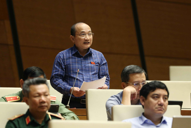 Đại biểu Quốc hội tỉnh Nghệ An Nguyễn Thanh Hiền phát biểu thảo luận. (Ảnh: Phương Hoa/TTXVN) Khắc phục bất cập trong phòng chống cháy nổ tại trường học ảnh 2