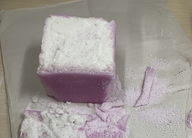 Phát hiện bưu kiện chứa ma túy ngụy trang gửi qua chuyển phát nhanh ảnh 1