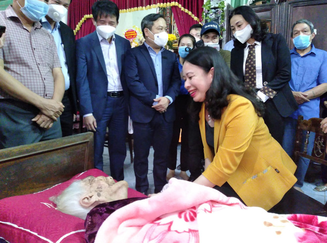 Phó Chủ tịch nước Võ Thị Ánh Xuân thăm, làm việc tại tỉnh Quảng Bình ảnh 2