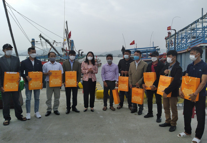 Phó Chủ tịch nước Võ Thị Ánh Xuân thăm, làm việc tại tỉnh Quảng Bình ảnh 1