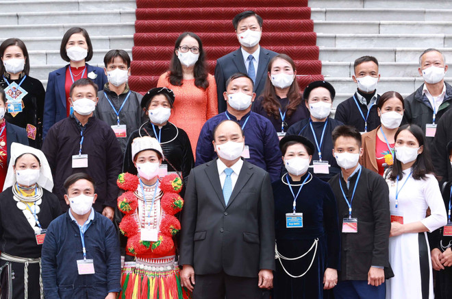 Chủ tịch nước: Người có uy tín là cầu nối quan trọng gắn kết nhân dân ảnh 1