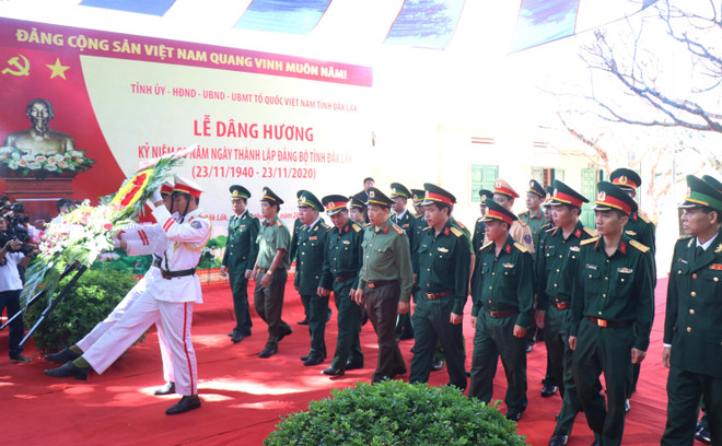 Dâng hương nhân kỷ niệm 80 năm Ngày thành lập Đảng bộ tỉnh Đắk Lắk ảnh 2