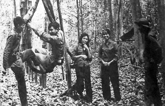 Ký ức không phai về những thiên thần lặng lẽ trong lửa đạn ảnh 2