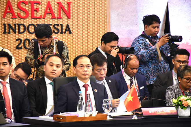 Hội nghị AMM-56: ASEAN, Trung Quốc nhất trí đẩy nhanh đàm phán COC ảnh 3