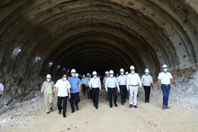 Bộ Giao thông đề xuất ưu tiên đầu tư 25 công trình đường bộ trọng điểm ảnh 2