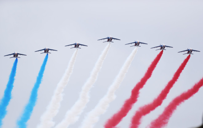 Lễ diễu binh mừng Quốc khánh Pháp đậm sắc màu chống COVID-19 ảnh 2