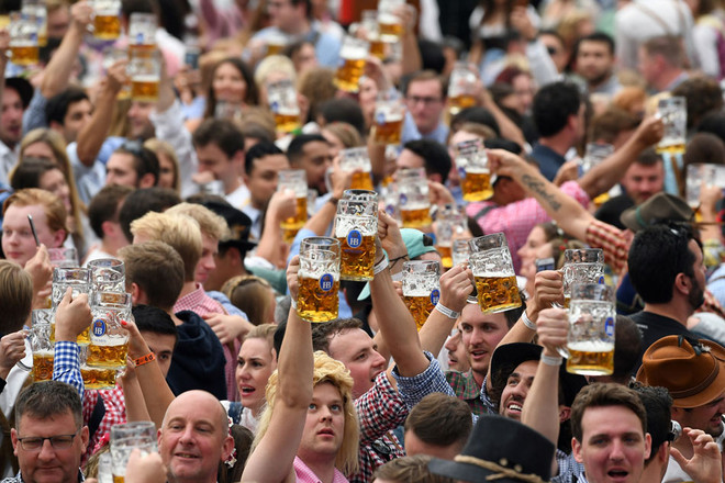 Lễ hội bia Oktoberfest năm 2019. (Ảnh: Reuters) Đức thông báo hủy kế hoạch tổ chức lễ hội bia Oktoberfest ảnh 1