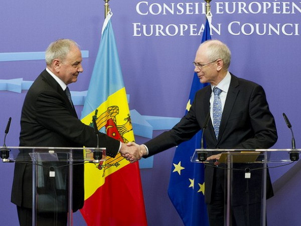 Quốc hội Moldova phê chuẩn Hiệp định liên kết với EU ảnh 1