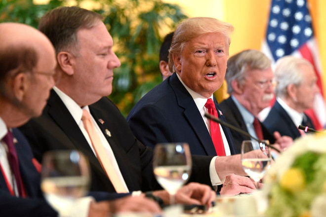 Quà Chính phủ Nhật Bản tặng cựu Ngoại trưởng Mỹ "không cánh mà bay" ảnh 1