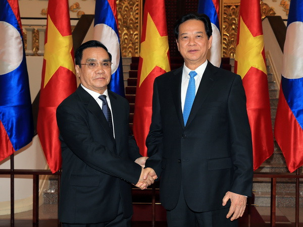 Thủ tướng Nguyễn Tấn Dũng hội đàm với Thủ tướng Lào ảnh 1