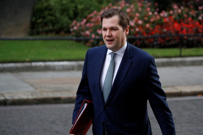 Bộ trưởng Nhà ở của Anh Robert Jenrick. (Nguồn: AFP) Vấn đề hậu Brexit: Anh kêu gọi EU nhượng bộ thêm trong đàm phán ảnh 1
