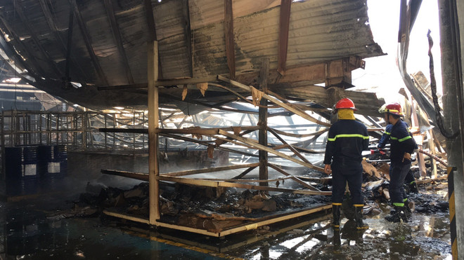 Bình Dương: Cháy lớn tại công ty sản xuất gỗ trong ngày cuối năm ảnh 2