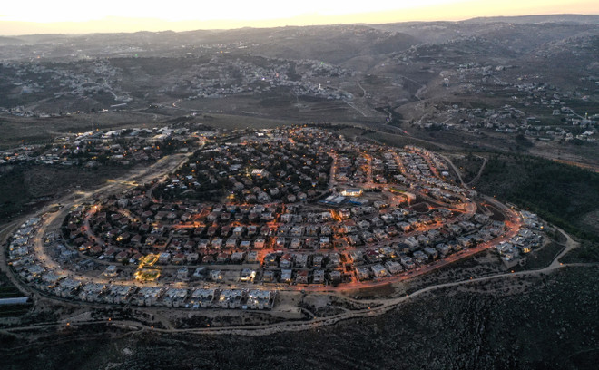 oàn cảnh khu định cư Tekoa của Israel tại khu Bờ Tây chiến đóng, phía nam Bethlehem, ngày 17/11/2020. (Ảnh: AFP/TTXVN) PLO chỉ trích quan điểm "mơ hồ" của Mỹ về xung đột Israel-Palestine ảnh 1