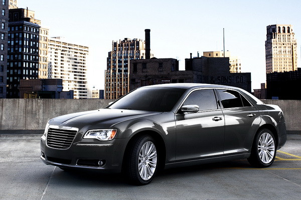 Chrysler báo lỗi một số xe đời 2013 do vấn đề hộp số ảnh 1