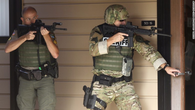 Mỹ: Thêm một vụ xả súng kinh hoàng khiến 15 người thiệt mạng ảnh 1