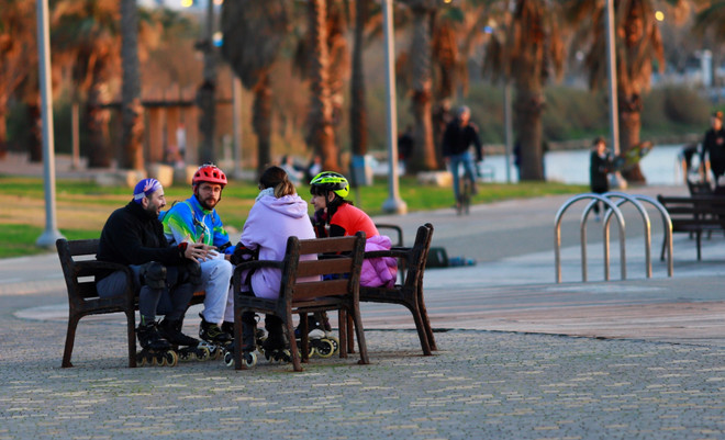 Israel gia hạn các biện pháp phòng dịch COVID-19 thêm 1 tháng ảnh 1