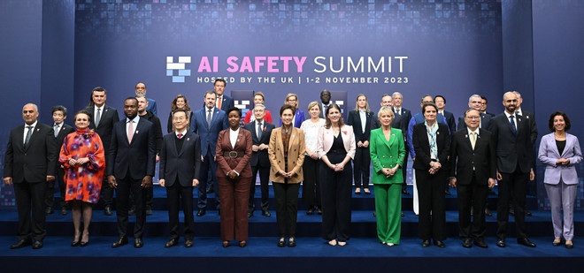 Chuyên gia Việt Nam tại Anh: Sẽ đến lúc phải có những bộ luật về AI ảnh 2