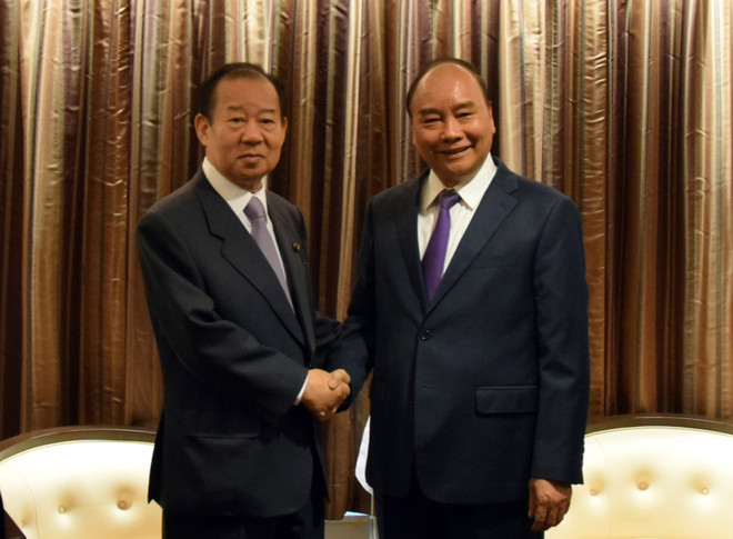 Thủ tướng Nguyễn Xuân Phúc tiếp Tổng Thư ký đảng LDP của Nhật Bản ảnh 1