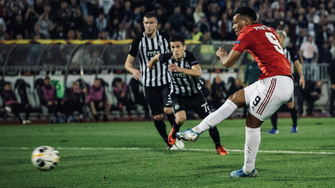 Manchester United thắng nhọc nhằn FK Partizan nhờ quả phạt đền ảnh 1