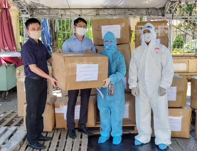 Đà Nẵng tiếp nhận 80 tấn vật tư hàng hóa phòng, chống dịch COVID-19 ảnh 1