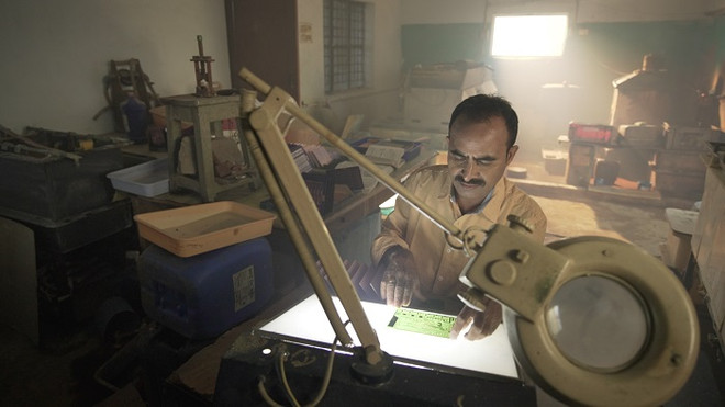 Ấn Độ phát triển thiết bị khử virus SARS-CoV-2 trong không gian kín ảnh 1