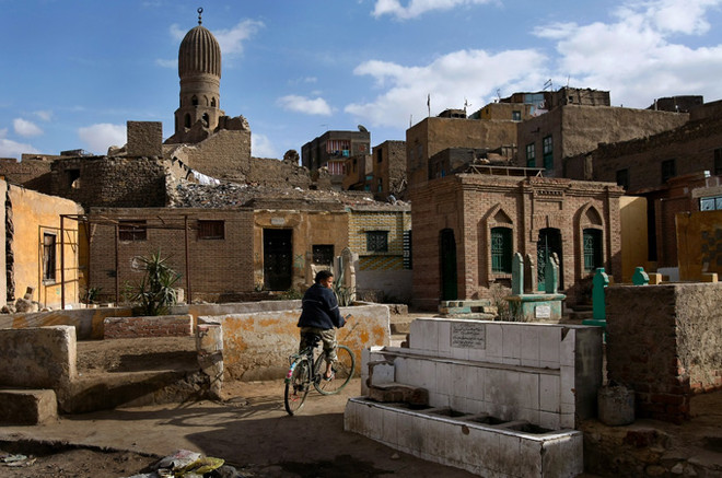 Khoảng 1,5 triệu người Ai Cập phải sống trong các nghĩa địa ảnh 1