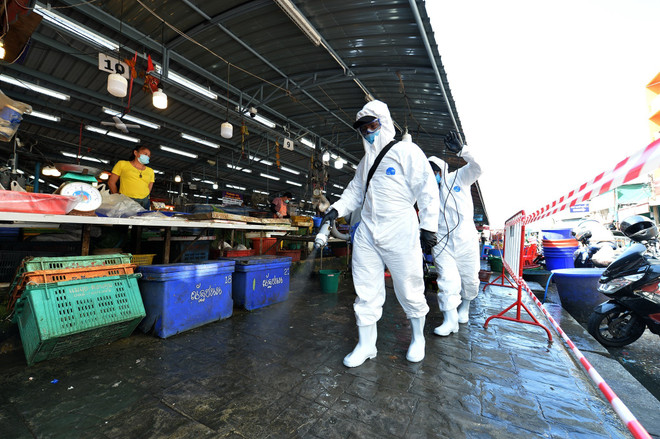 Hong Kong đóng cửa trường học, Thái Lan gia hạn tình trạng khẩn cấp ảnh 2