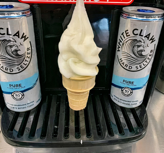 Độc đáo với cỗ máy máy biến bia, rượu thành kem tươi mát lạnh ảnh 1