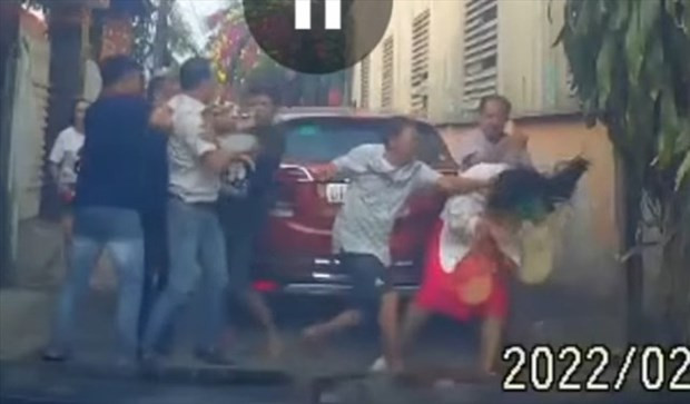 Bình Dương: Giáng chức, điều chuyển Đại úy Công an xô xát với dân ảnh 1