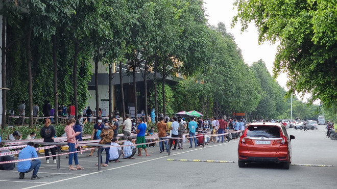 Bình Dương: Doanh nghiệp gặp khó về giấy xét nghiệm âm tính SARS-CoV-2 ảnh 1