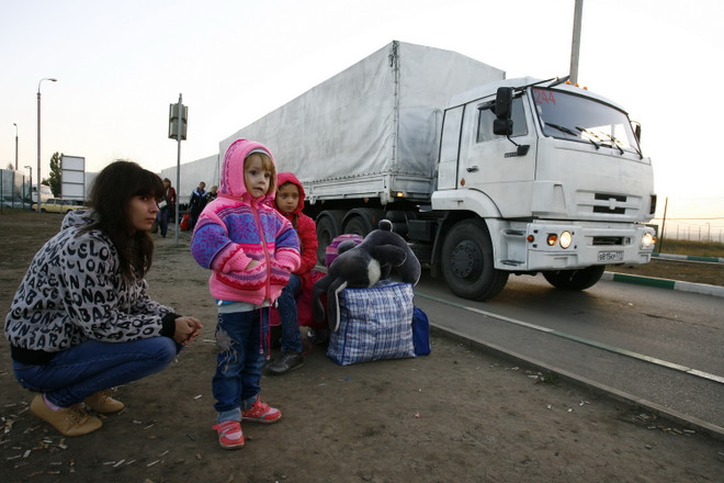 Đoàn xe cứu trợ của Nga đã tới khu vực miền Đông Ukraine ảnh 1