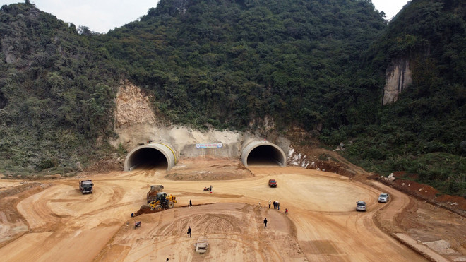 Phấn đấu đảm bảo tiến độ trình Quốc hội nhiều dự án cao tốc mới ảnh 1