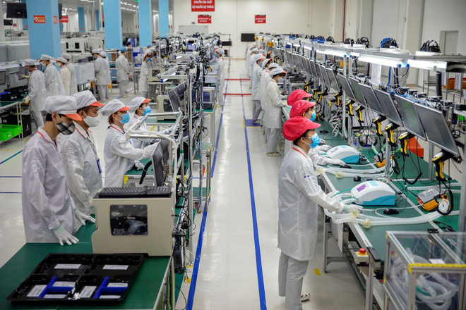 Bộ phận sản xuất máy thở của Vingroup. (Nguồn: Bloomberg) Bloomberg: “Khát vọng, tốc độ của Vingroup khiến tất cả phải tăng tốc" ảnh 1