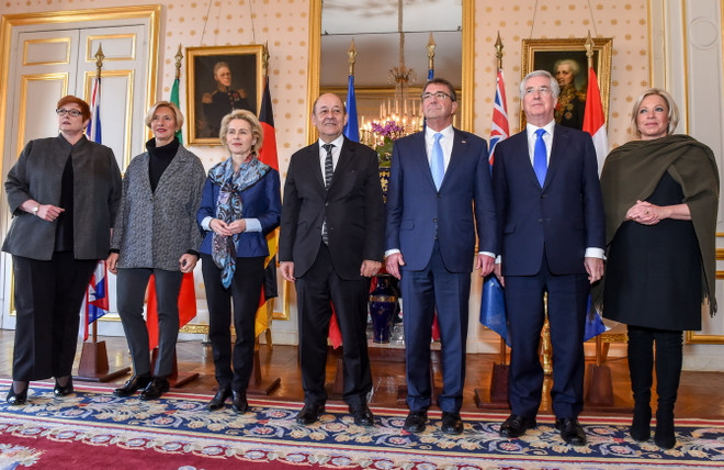 Liên minh do Mỹ đứng đầu tăng cường chiến dịch chống IS ở Iraq, Syria ảnh 1