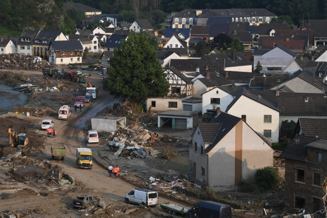 Cảnh tan hoang sau mưa lũ tại Rhineland-Palatinate, Đức ngày 19/7/2021. (Ảnh: AFP/TTXVN) Hợp tác cùng vượt qua "thách thức kép" về môi trường và đại dịch ảnh 1