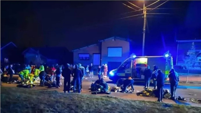 Bỉ: Ôtô lao vào đám đông dự lễ hội hóa trang làm 16 người thương vong ảnh 1