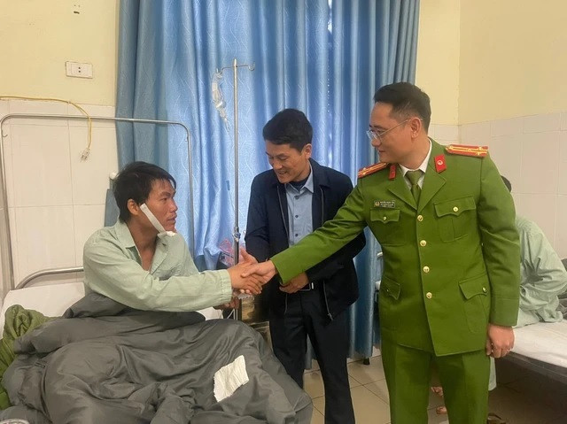 phi cong du luon.jpg