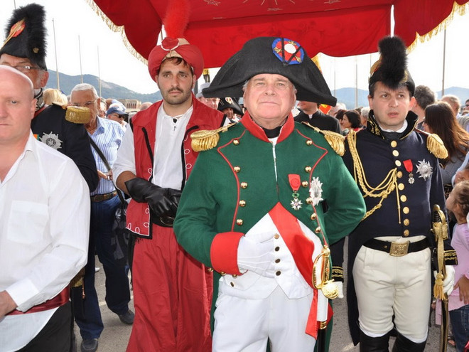 Kỷ niệm 200 năm ngày Hoàng đế Napoleon bị đày ra đảo Elba ảnh 1