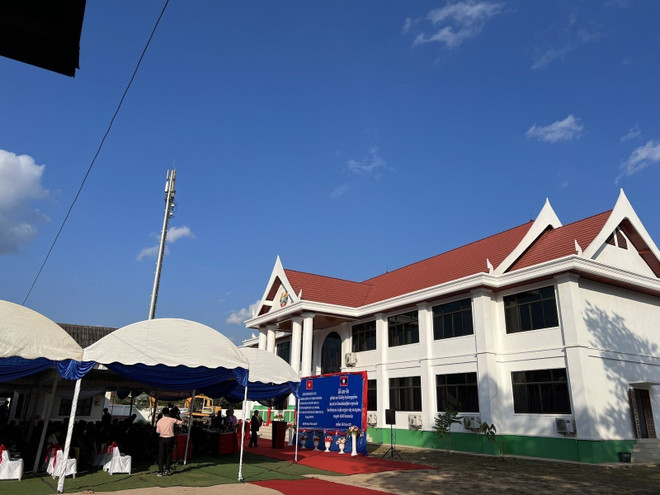 Bàn giao Trung tâm điều trị sốt rét cho tỉnh Luang Namtha của Lào ảnh 2
